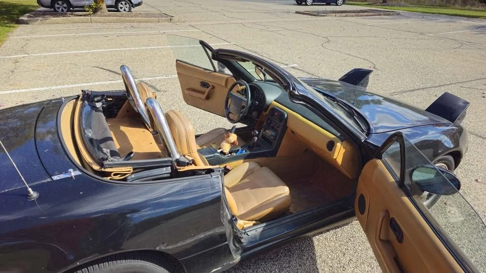 1993 Mazda NA MX-5 Miata - Image 5 of 12