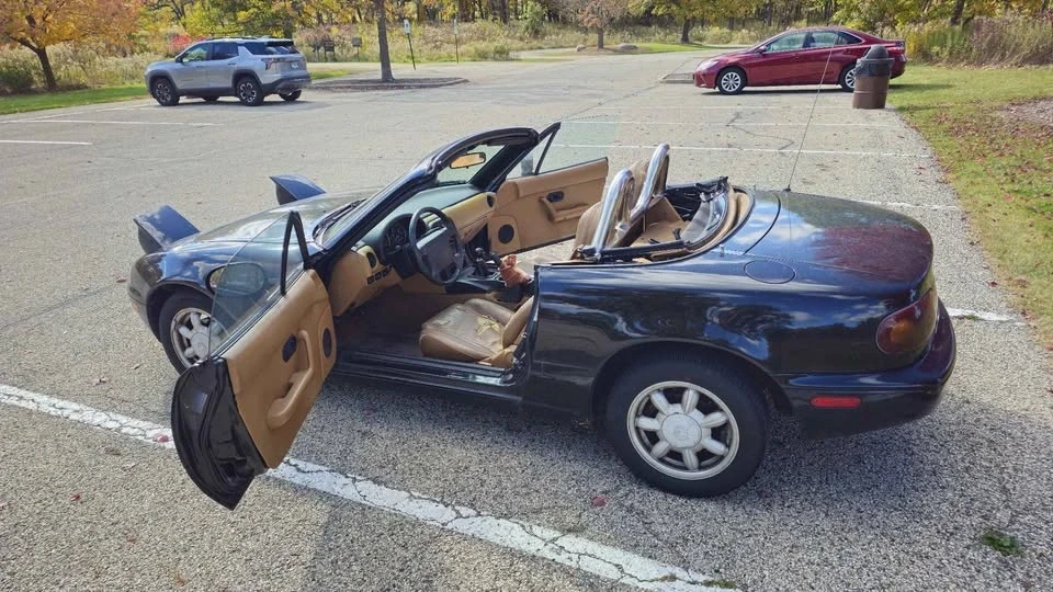 1993 Mazda NA MX-5 Miata - Image 4 of 12