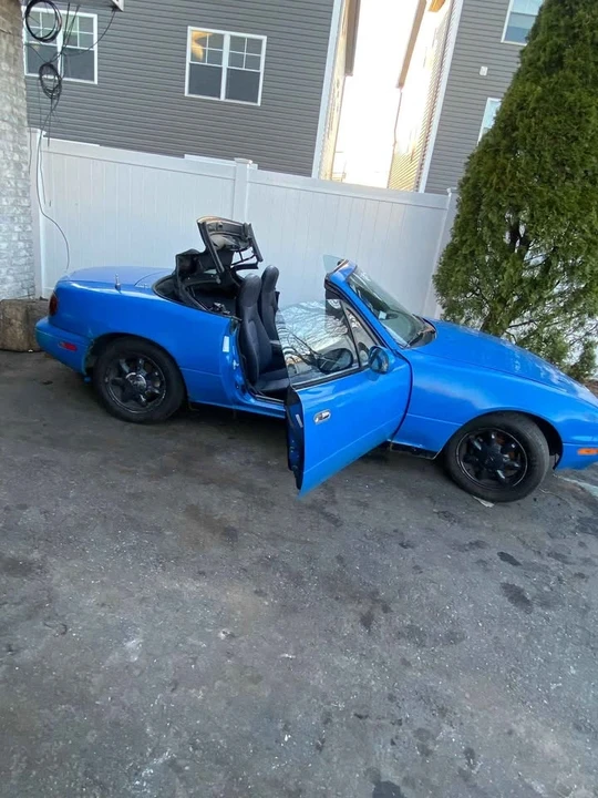 1993 Mazda NA MX-5 Miata - Image 9 of 9