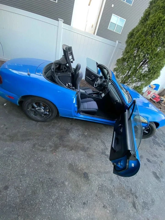 1993 Mazda NA MX-5 Miata - Image 6 of 9