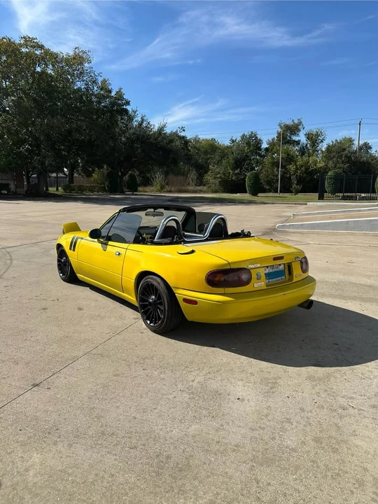 1993 Mazda NA MX-5 Miata - Image 6 of 9