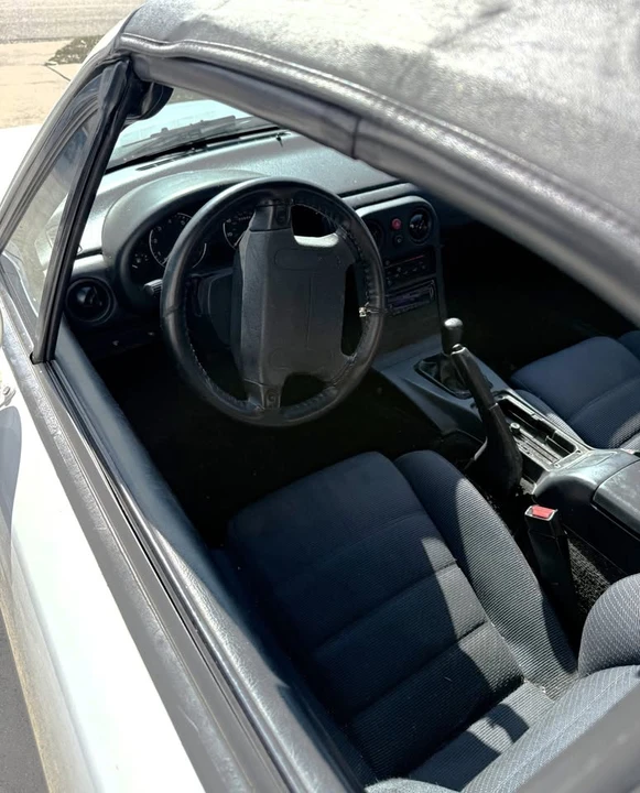 1993 Mazda NA MX-5 Miata - Image 6 of 10