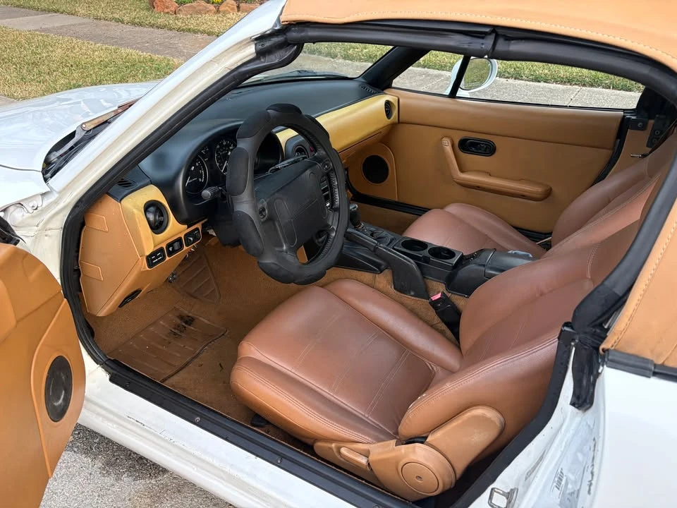 1993 Mazda NA MX-5 Miata - Image 6 of 11