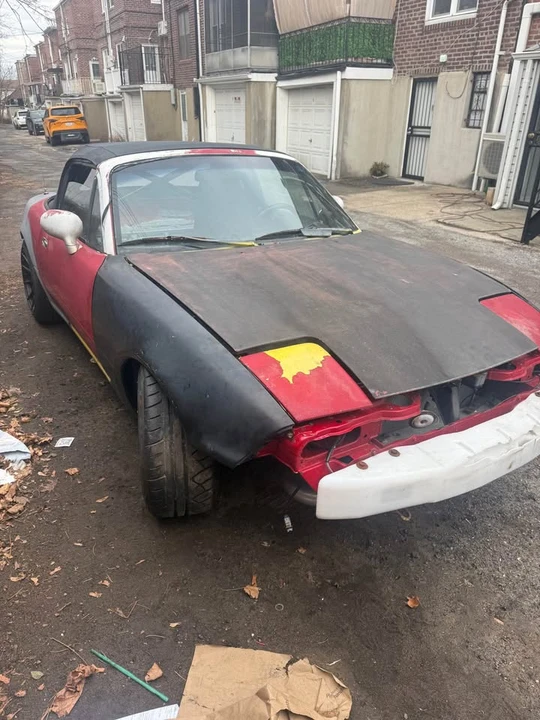 1993 Mazda NA MX-5 Miata - Image 5 of 10