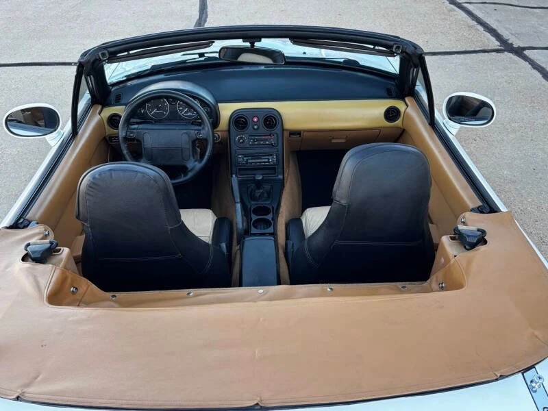 1993 Mazda NA MX-5 Miata - Image 18 of 20