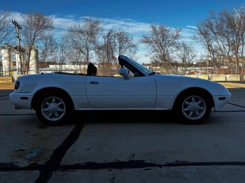 1993 Mazda NA MX-5 Miata - Image 6 of 19