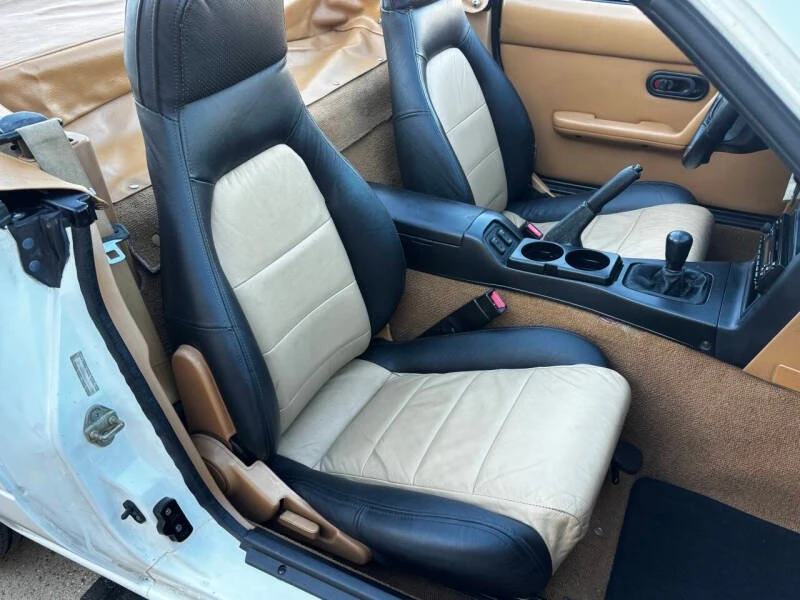 1993 Mazda NA MX-5 Miata - Image 19 of 20