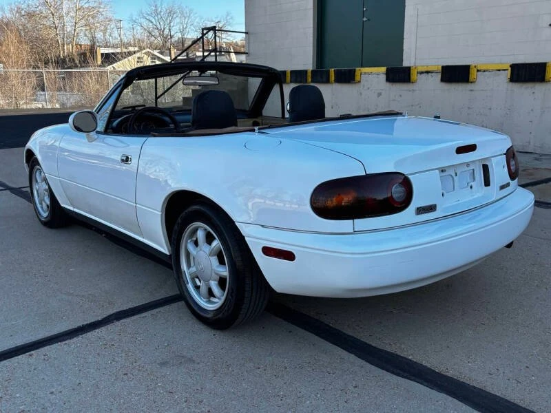 1993 Mazda NA MX-5 Miata - Image 9 of 19