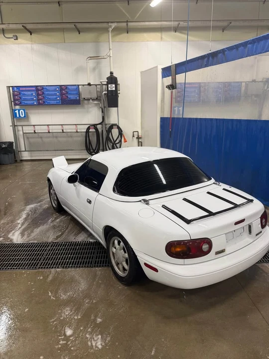 1993 Mazda NA MX-5 Miata - Image 2 of 3