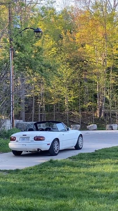 1993 Mazda NA MX-5 Miata - Image 6 of 10