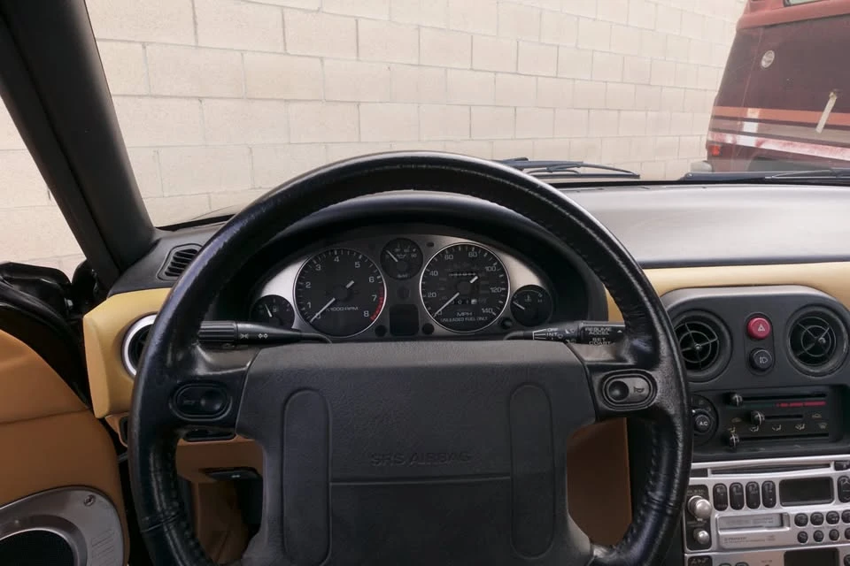 1993 Mazda NA MX-5 Miata - Image 6 of 8