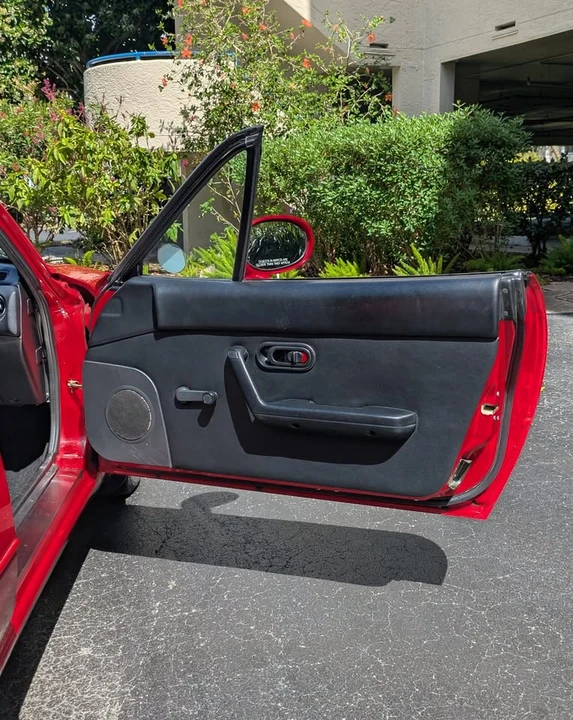 1993 Mazda NA MX-5 Miata - Image 8 of 12