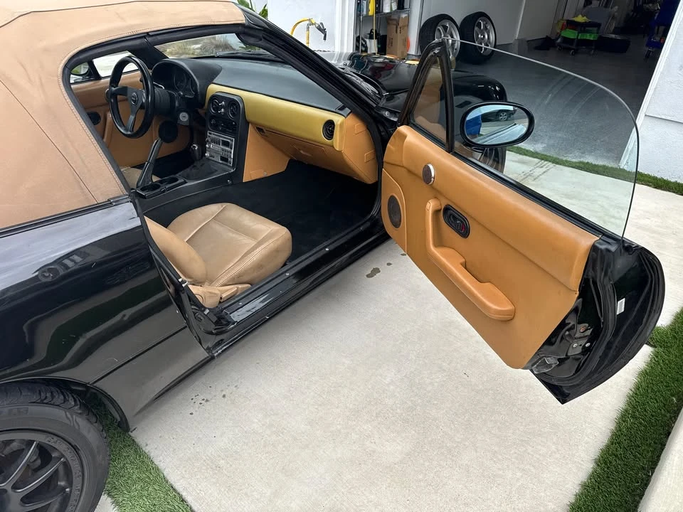 1993 Mazda NA MX-5 Miata - Image 6 of 11