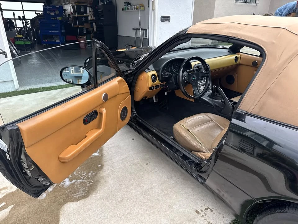 1993 Mazda NA MX-5 Miata - Image 5 of 11