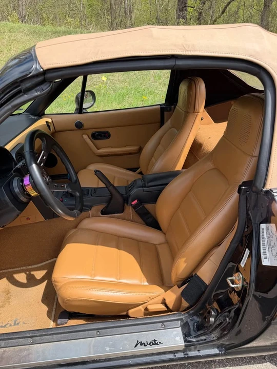 1993 Mazda NA MX-5 Miata - Image 6 of 10