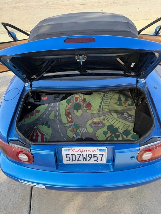 1993 Mazda NA MX-5 Miata - Image 10 of 11
