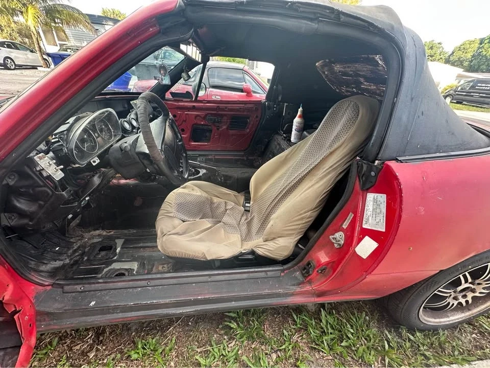 1993 Mazda NA MX-5 Miata - Image 11 of 17