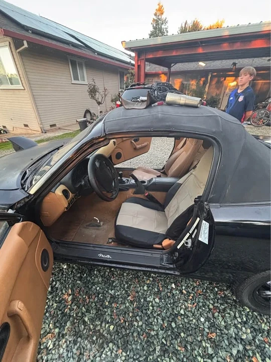 1993 Mazda NA MX-5 Miata - Image 11 of 14