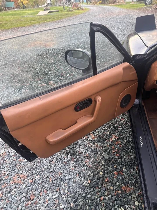 1993 Mazda NA MX-5 Miata - Image 9 of 14