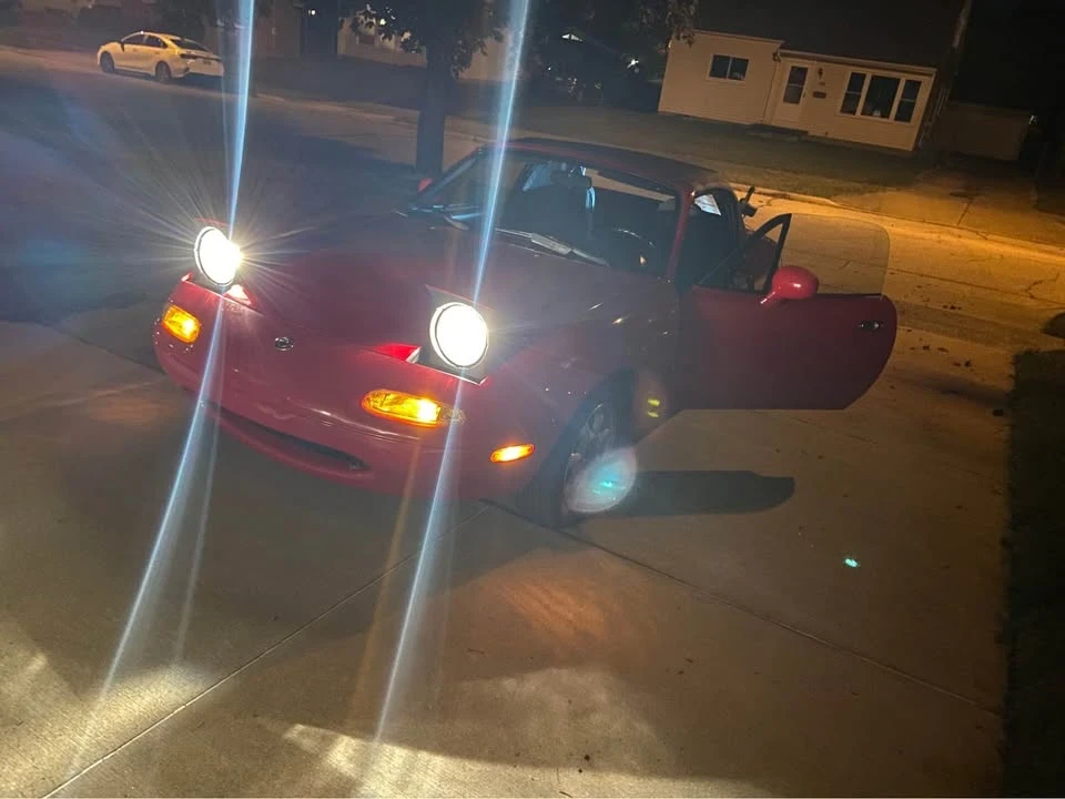 1993 Mazda NA MX-5 Miata - Image 2 of 3