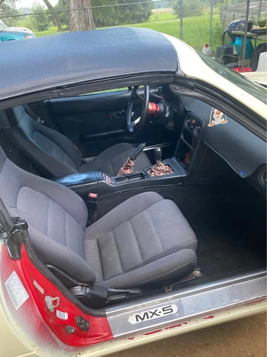 1993 Mazda NA MX-5 Miata - Image 7 of 11