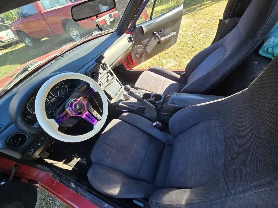 1993 Mazda NA MX-5 Miata - Image 16 of 17