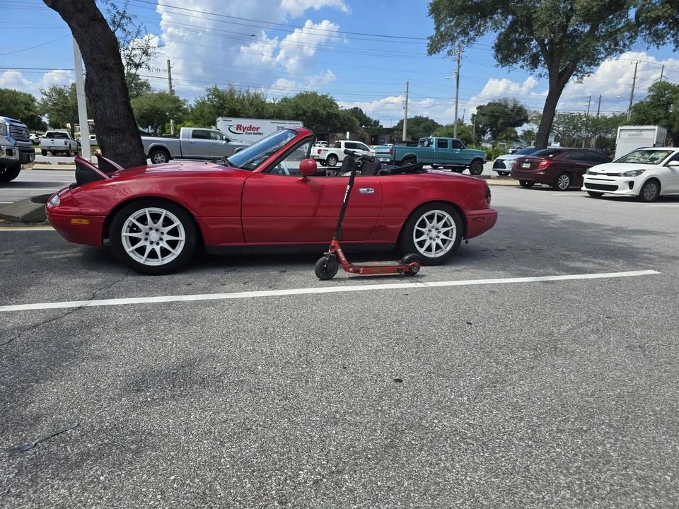 1993 Mazda NA MX-5 Miata - Image 8 of 17