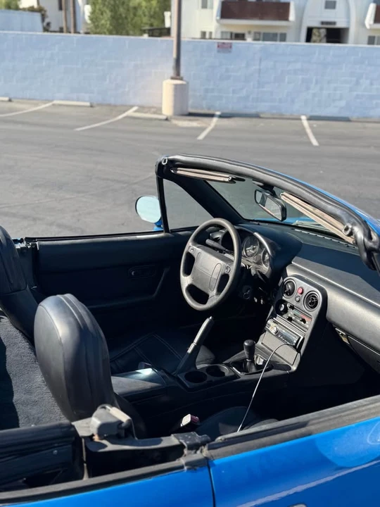 1993 Mazda NA MX-5 Miata - Image 6 of 8