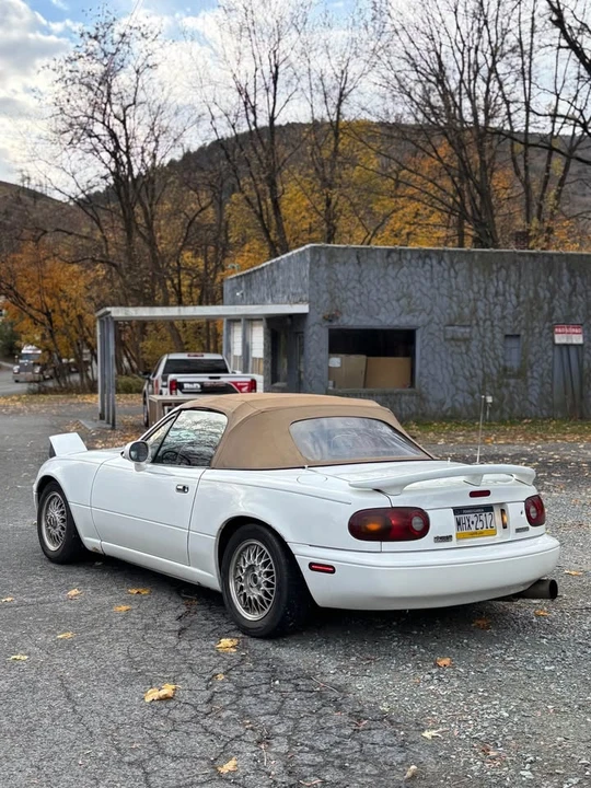 1993 Mazda NA MX-5 Miata - Image 2 of 8