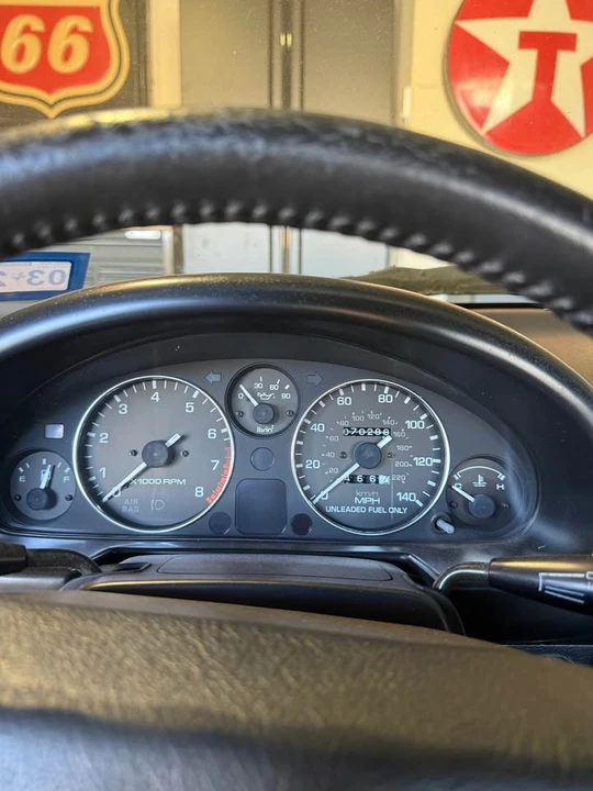 1993 Mazda NA MX-5 Miata - Image 8 of 10