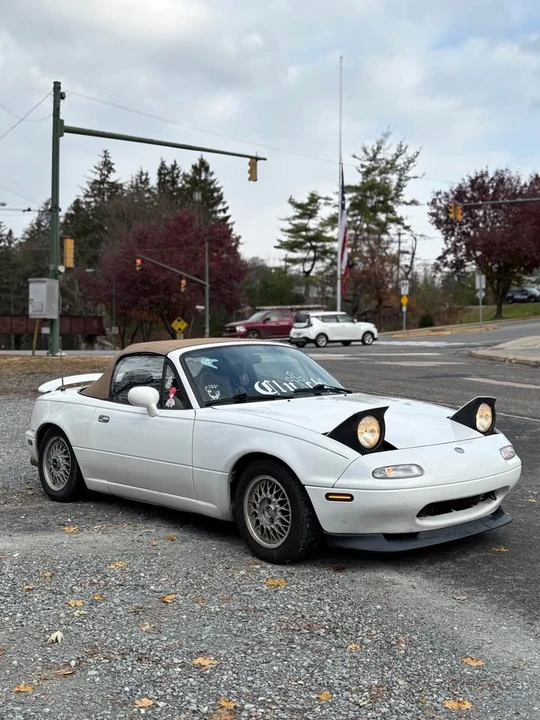 1993 Mazda NA MX-5 Miata - Image 5 of 8