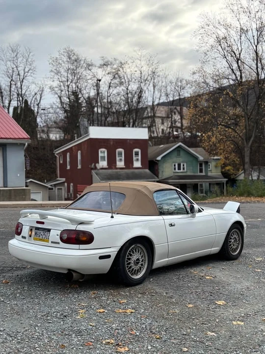 1993 Mazda NA MX-5 Miata - Image 4 of 8