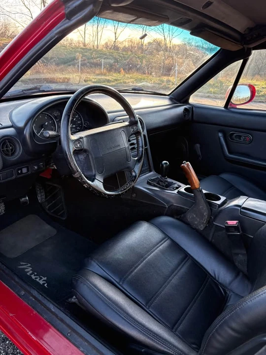 1993 Mazda NA MX-5 Miata - Image 7 of 10