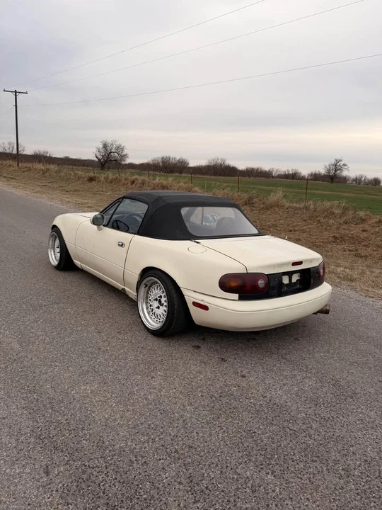 1993 Mazda NA MX-5 Miata - Image 4 of 18