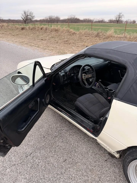 1993 Mazda NA MX-5 Miata - Image 9 of 18