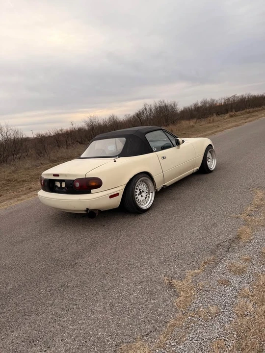1993 Mazda NA MX-5 Miata - Image 6 of 18
