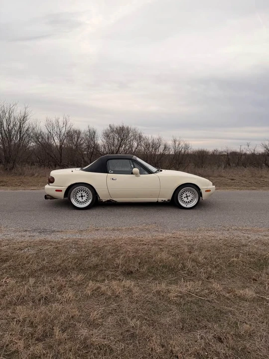 1993 Mazda NA MX-5 Miata - Image 7 of 18
