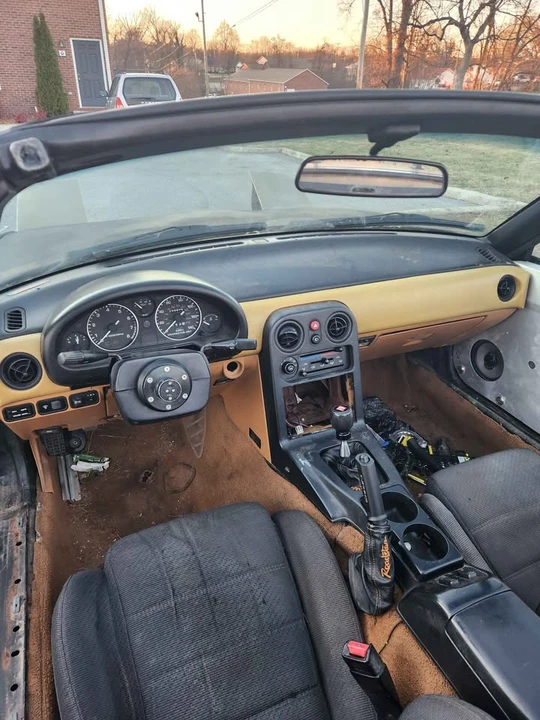 1993 Mazda NA MX-5 Miata - Image 9 of 12