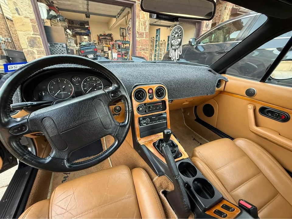 1993 Mazda NA MX-5 Miata - Image 11 of 17