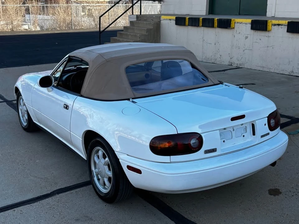 1993 Mazda NA MX-5 Miata - Image 14 of 18