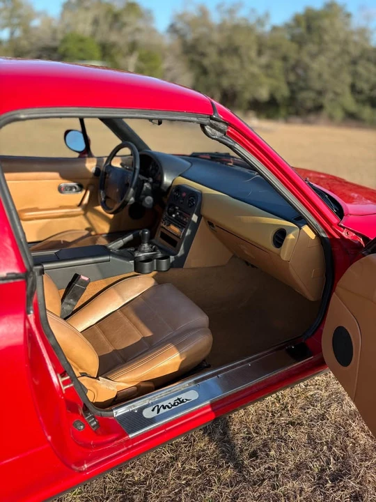 1993 Mazda NA MX-5 Miata - Image 8 of 12