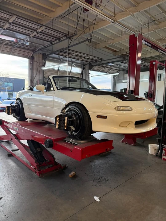 1993 Mazda NA MX-5 Miata - Image 16 of 18