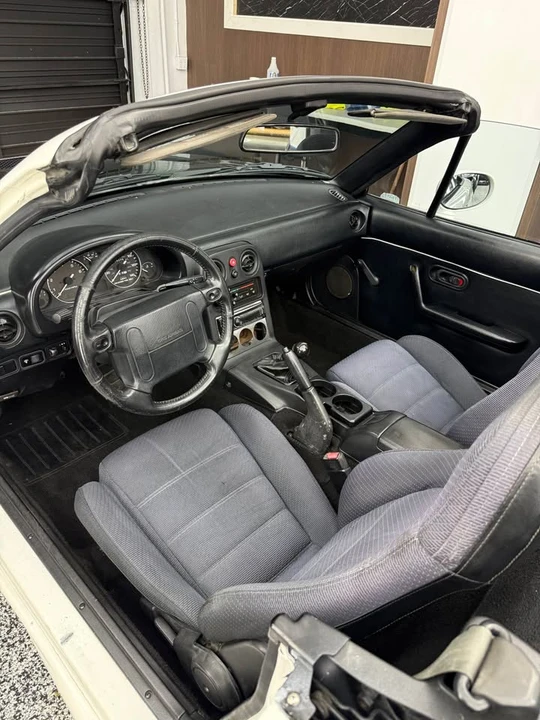 1993 Mazda NA MX-5 Miata - Image 6 of 18