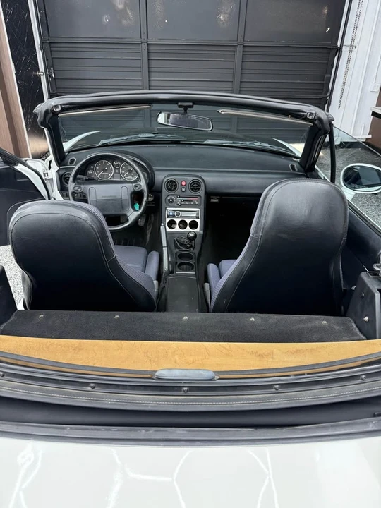 1993 Mazda NA MX-5 Miata - Image 7 of 18