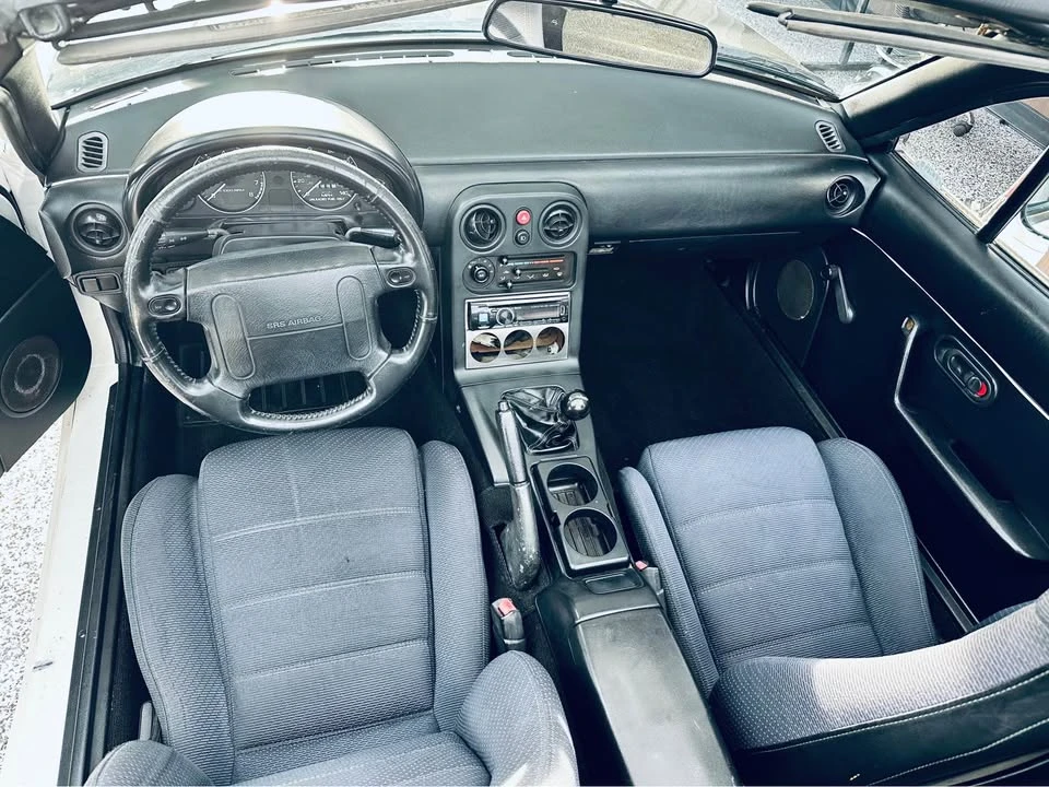 1993 Mazda NA MX-5 Miata - Image 6 of 17