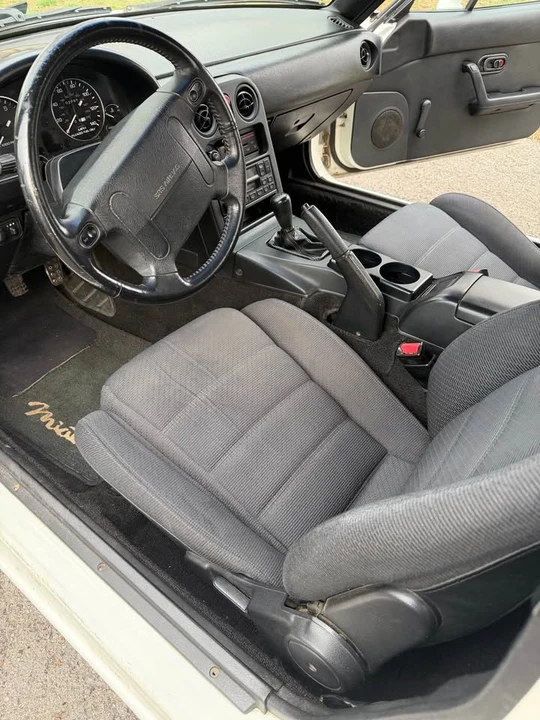 1993 Mazda NA MX-5 Miata - Image 5 of 12