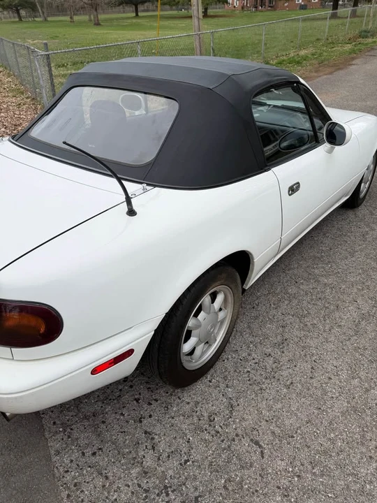 1993 Mazda NA MX-5 Miata - Image 10 of 12