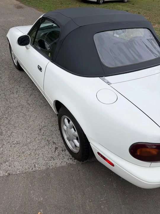 1993 Mazda NA MX-5 Miata - Image 11 of 12
