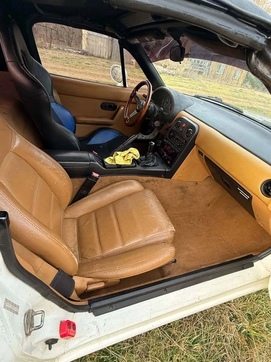1993 Mazda NA MX-5 Miata - Image 7 of 9
