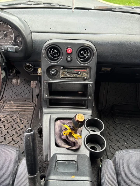 1993 Mazda NA MX-5 Miata - Image 9 of 18